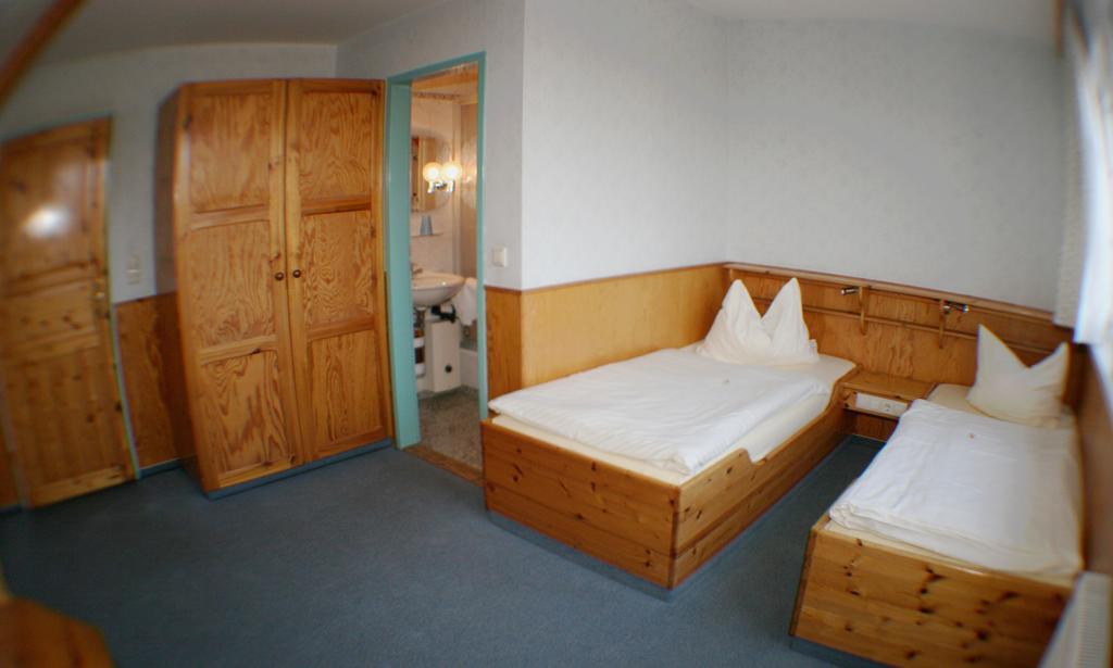 Landgasthof Zur Krummen Linde Hotel Stolpe  Room photo